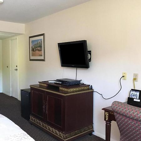 America'S Best Inn Urbana Champaign Bagian luar foto