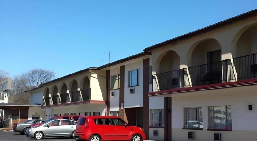 America'S Best Inn Urbana Champaign Bagian luar foto