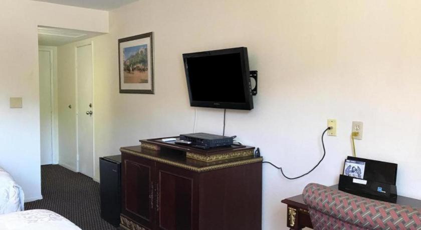 America'S Best Inn Urbana Champaign Bagian luar foto