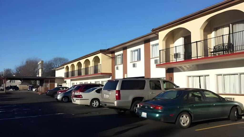 America'S Best Inn Urbana Champaign Bagian luar foto