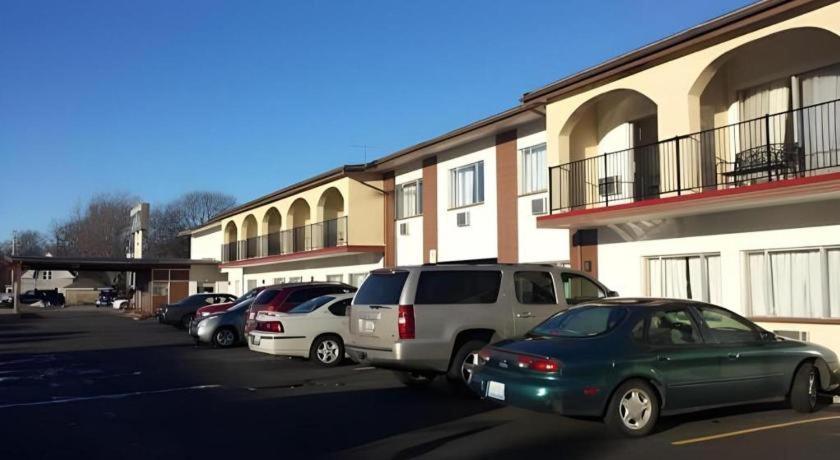 America'S Best Inn Urbana Champaign Bagian luar foto