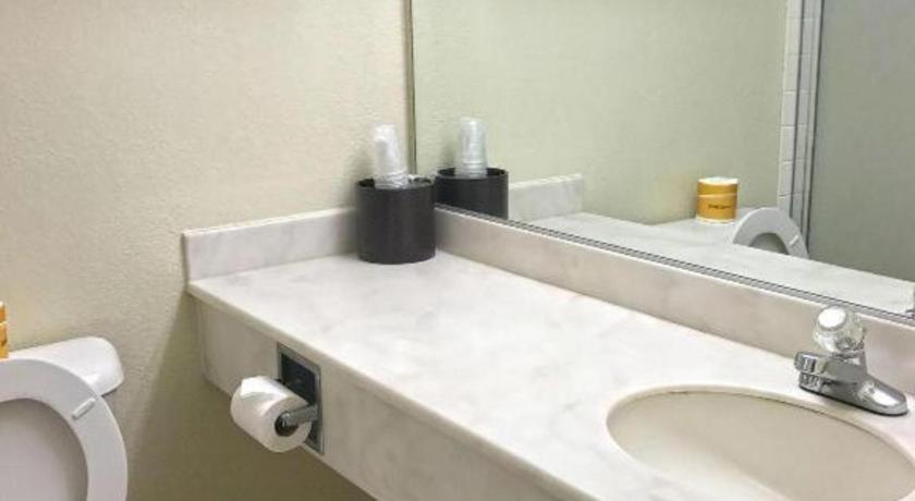 America'S Best Inn Urbana Champaign Bagian luar foto