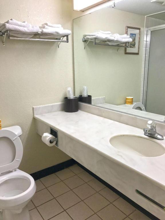America'S Best Inn Urbana Champaign Bagian luar foto
